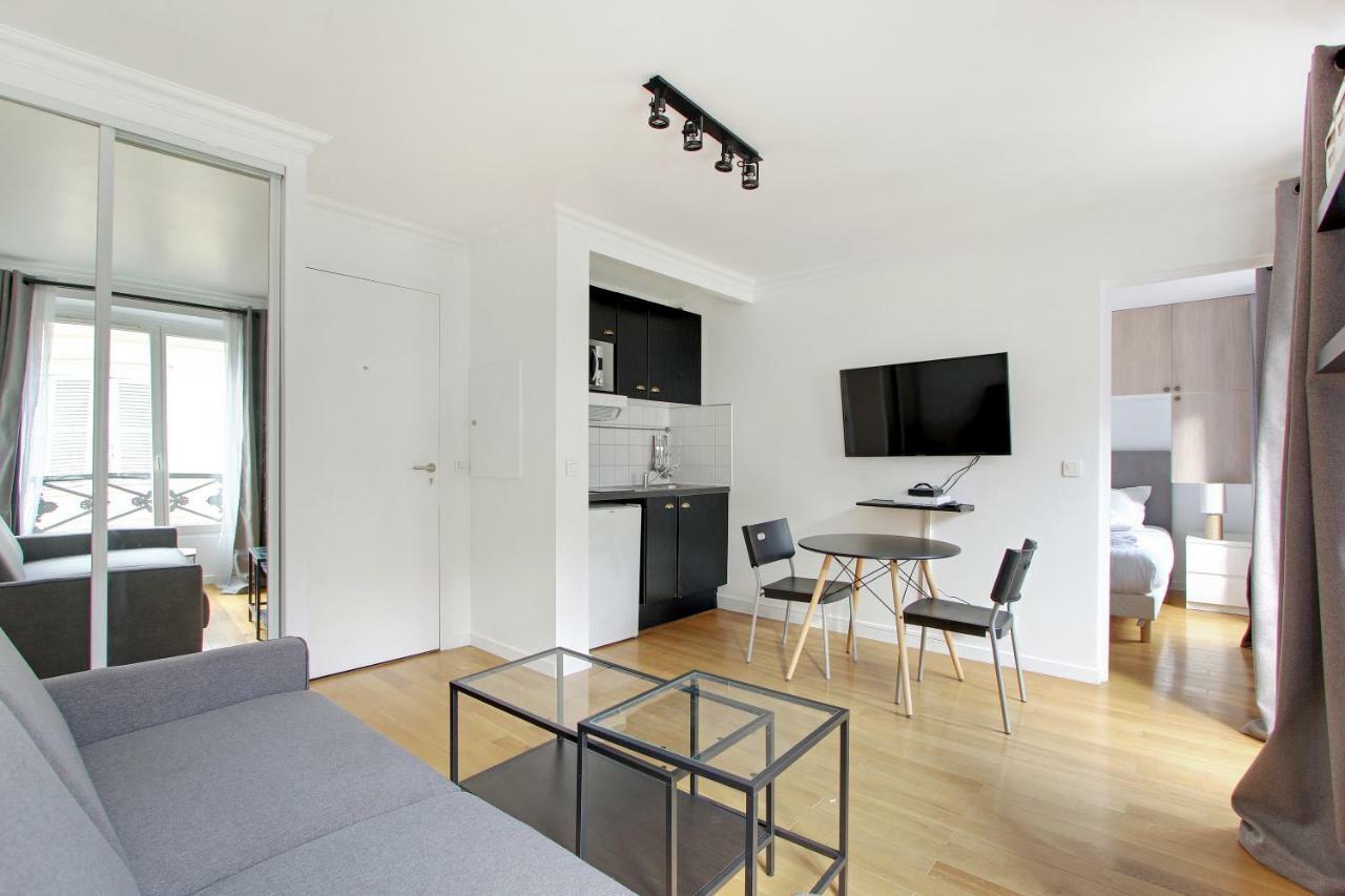 Pick A Flat'S Apartments In Batignolles - Rue Biot 파리 외부 사진